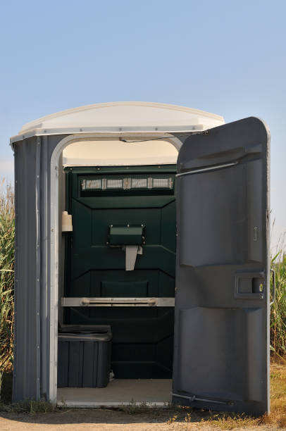 Best Portable bathroom rental  in Roodhouse, IL